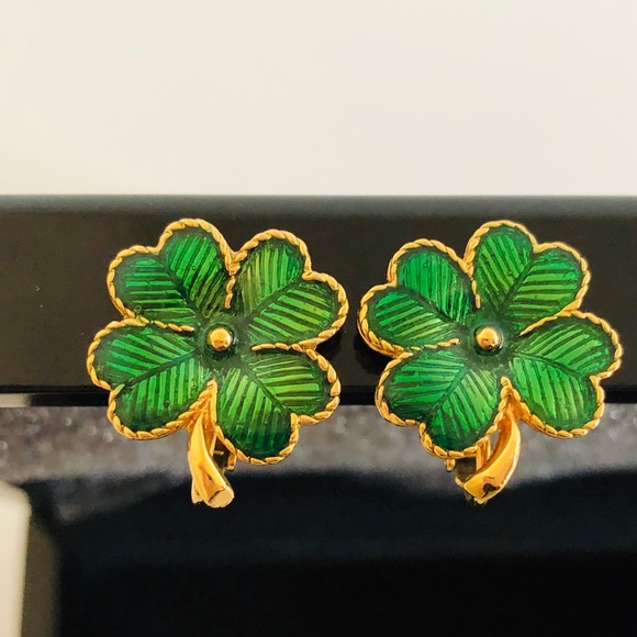 Clover Four Leaf Flower Green Clip on earrings - Picture 1 of 4